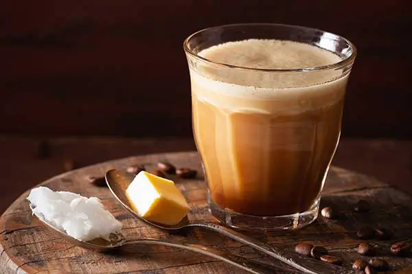 Keto Kaffee Guide: Das perfekte Rezept für Fokus & Fettverbrennung